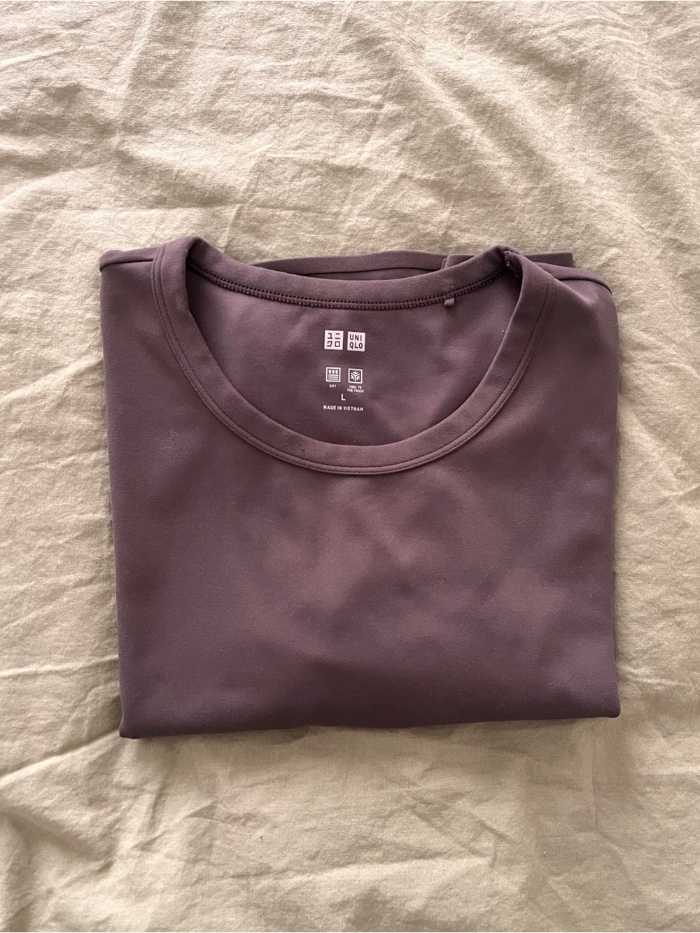 UNIQLO Crewneck Tee in Grey